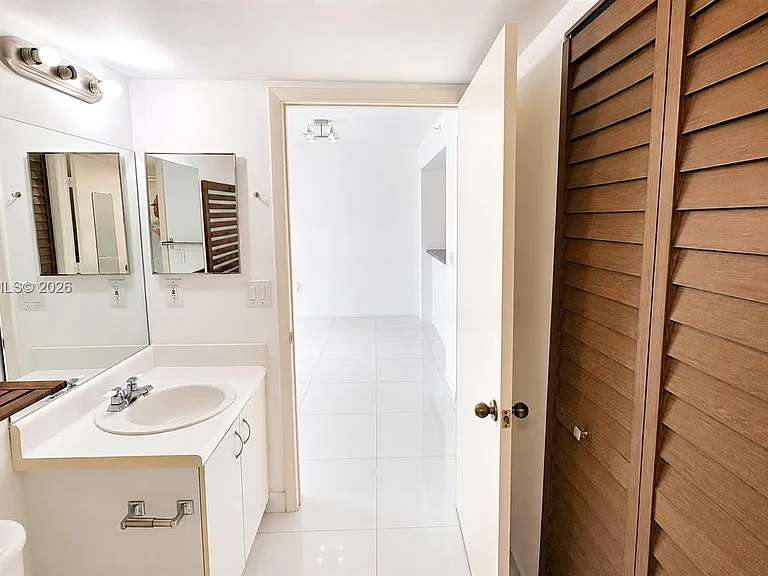 9560 Weldon Cir #J308 — Photo 14