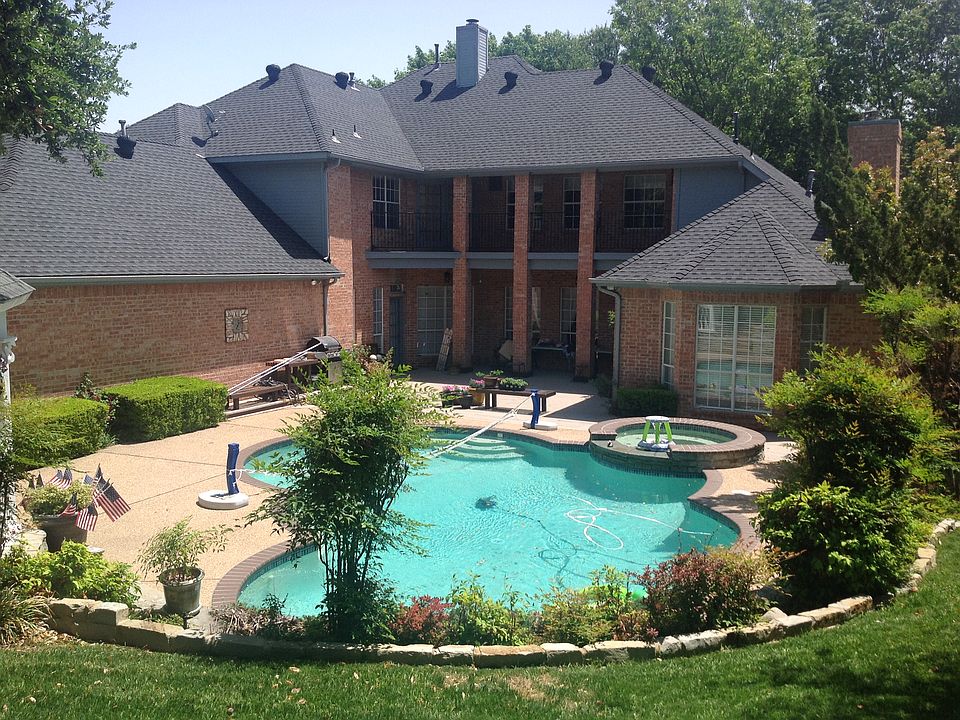 1st image of 2615 Woods Ln