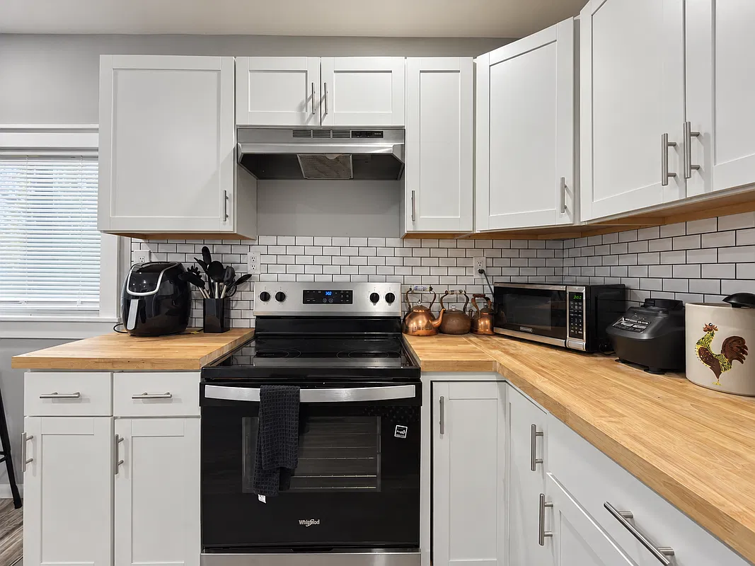 1 bed, 1.0 bath, 800 sqft, $1,300 — Photo 4