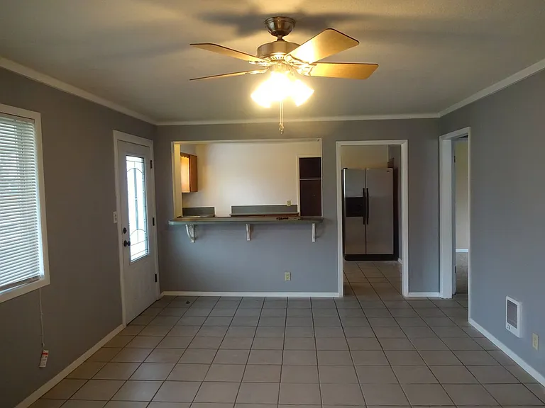 1732 G St — Photo 2