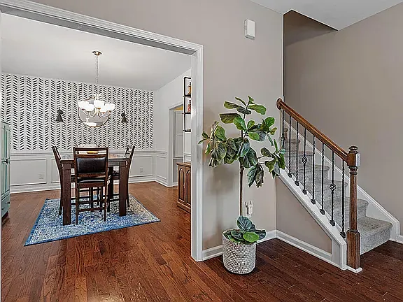 3 bed, 2.5 bath, 1872 sqft, $1,975 — Photo 2