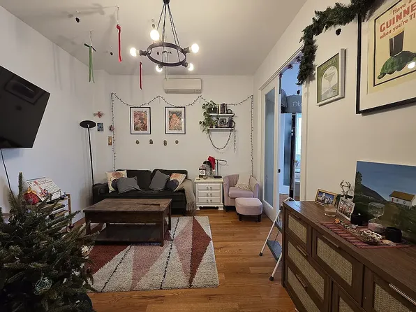 34 Melrose Street image 1 of 11