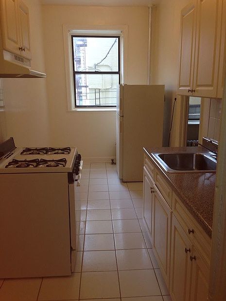 1st image of 350 Empire Blvd APT 1G