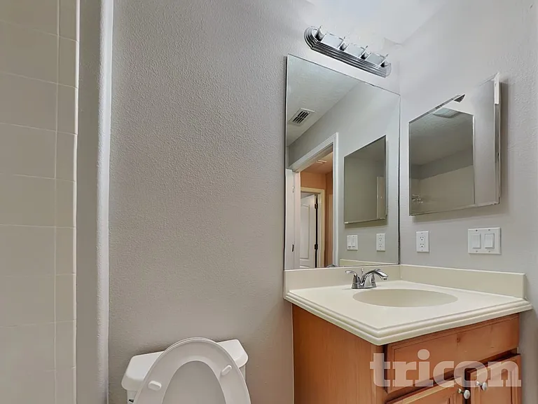 13806 Newport Shores Dr — Photo 13