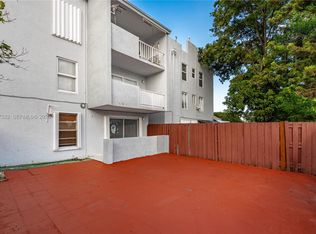 Los Suenos Condo, Hialeah, FL 33012