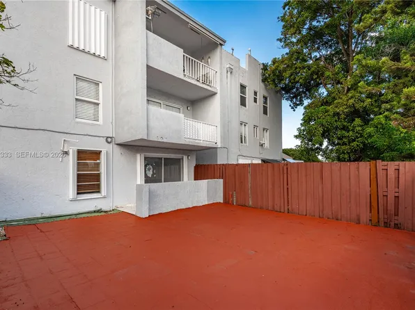 1725 W 60th St APT F126, Hialeah, FL 33012