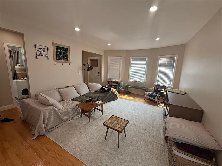 42 Ashland St #1F — Photo 11
