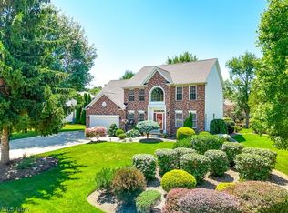 2850 Greenville Ln, Akron, OH 44333