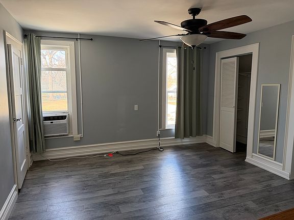 3rd image of 307 E Willow St