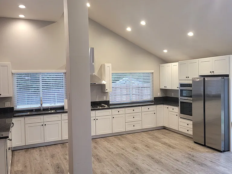 7001 Jenner Ct — Photo 3