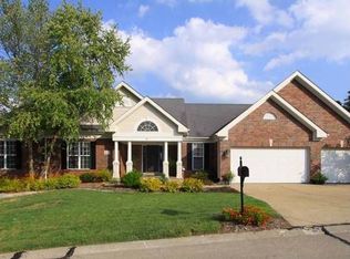 16032 Pine Terrace Dr, Ballwin, MO 63021