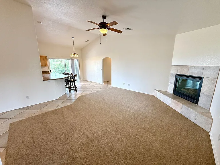 660 Country Club Dr — Photo 12