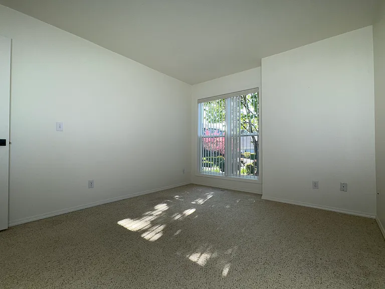 16605 NW Dublin Ct — Photo 28