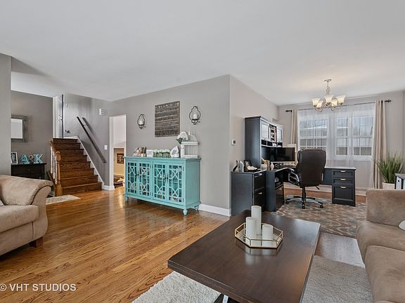 4th image of 2135 Peachtree Ln