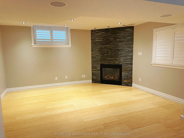 388 Berryhill Dr — Photo 16