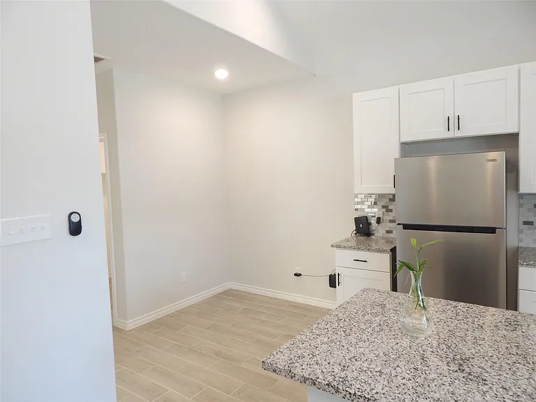 230 Northlawn — Photo 6