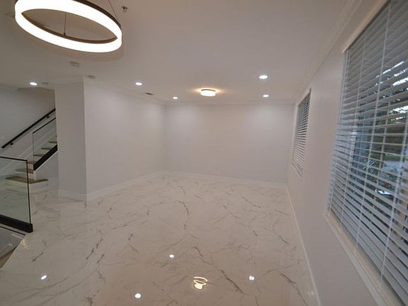 4th image of 3006 Waterside Cir