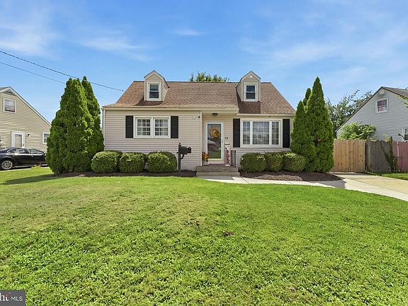 2nd image of 512 Cloverdale Rd