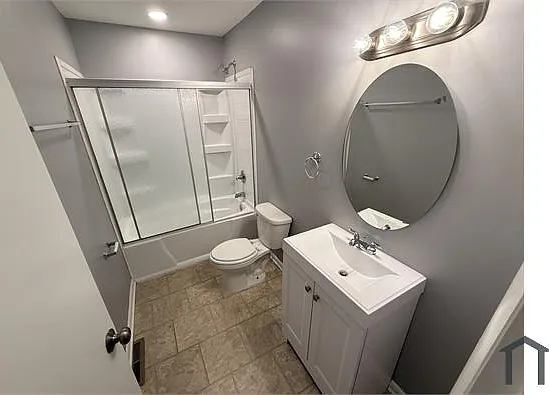 409 Berkshire Ct — Photo 18