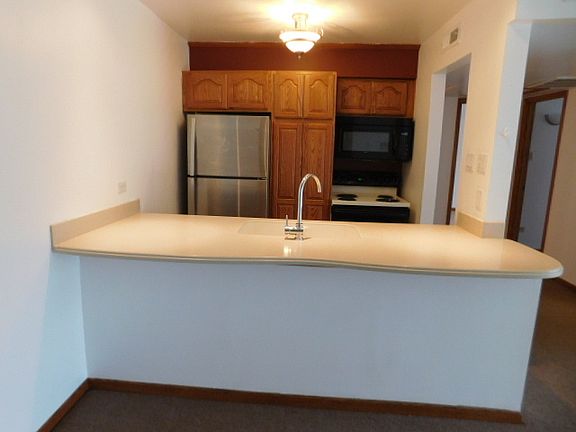 4th image of 5227 James Ln APT 1424