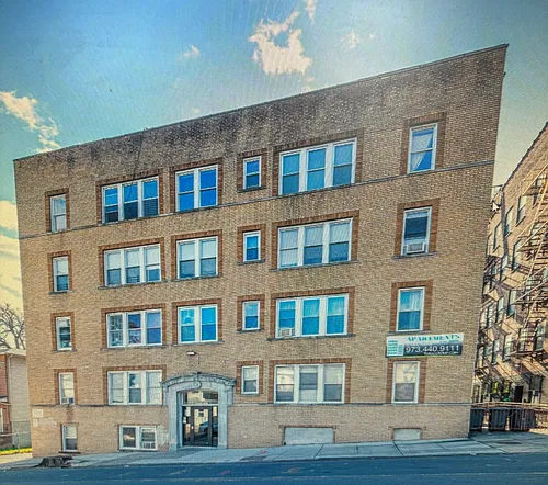 317 William St Photo 1
