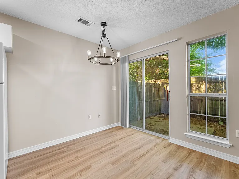 648 Virginia Oak Ct — Photo 18