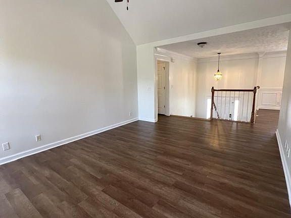 3rd image of 740 Winding Bluff Way