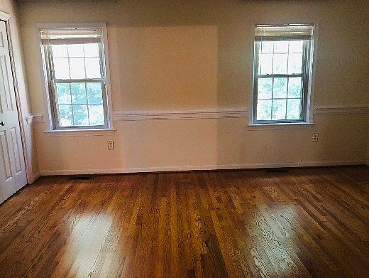 5th image of 6805 Indian Run Ct