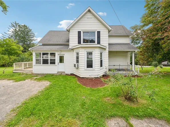 1033 W Buffalo St, Warsaw, NY 14569