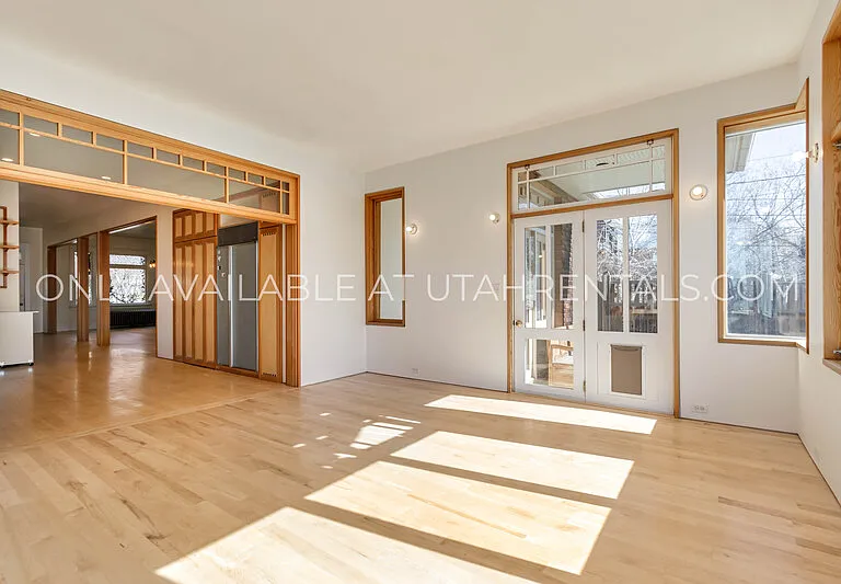 1218 E 600 S — Photo 4