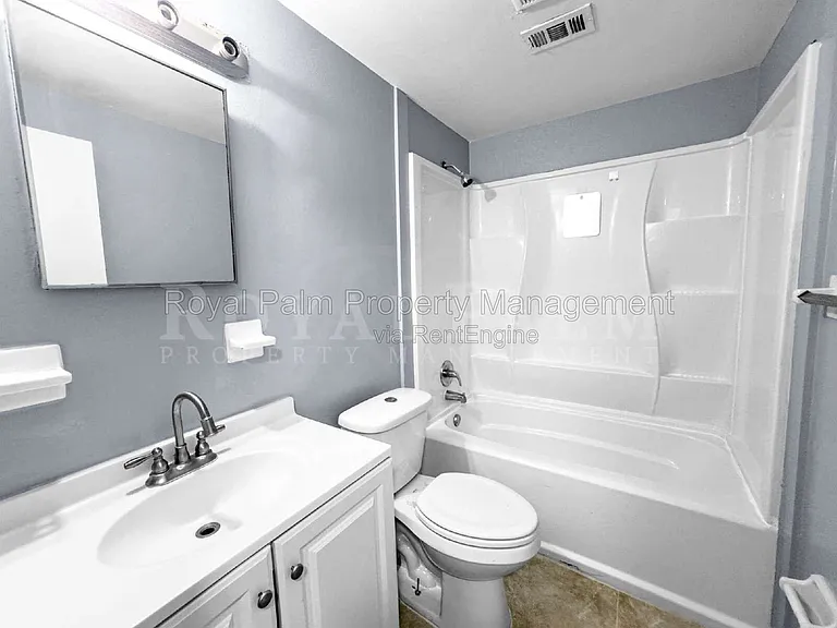 6617 Warwick Cir — Photo 23