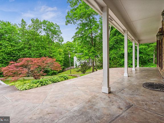 4th image of 11909 Falling Creek Dr