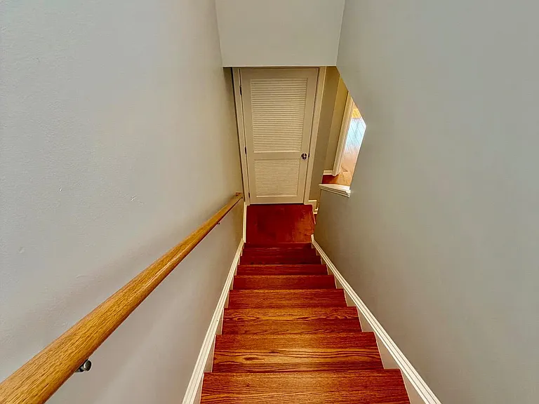 11034 Amherst Ave — Photo 18