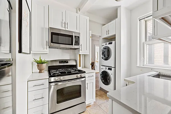 Sold by Compass | media 5