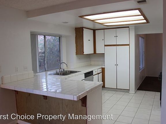 5th image of 11430 Dogwood Ct