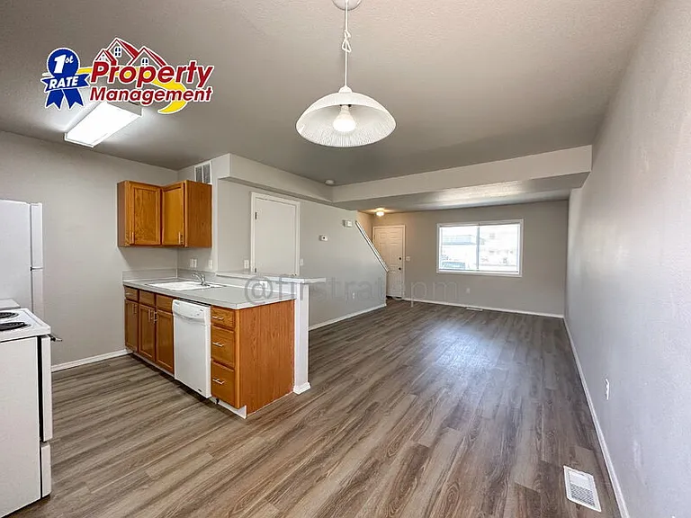 2062 N Gladewater Ave — Photo 5
