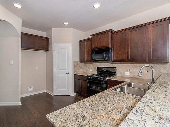 2nd image of 329 Leawood Ave