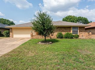 1512 Willow Vale Dr, Fort Worth, TX 76134