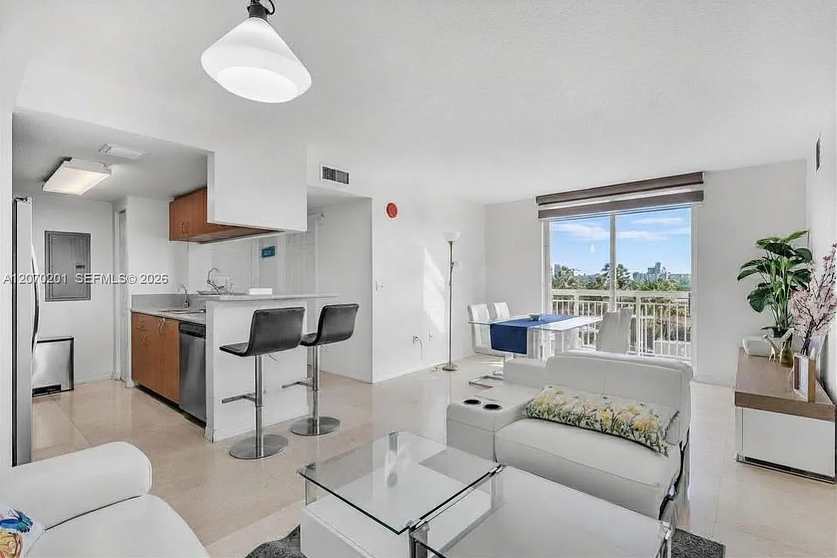 Seybold Pointe Condo — Photo 2