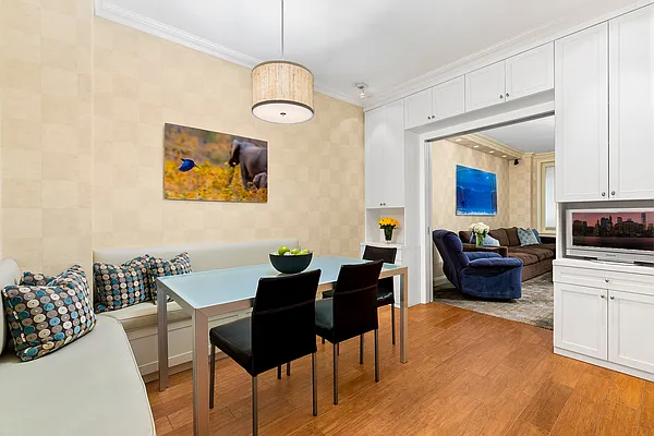 Sold by Sotheby's International Realty | media 29