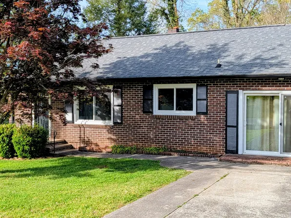 708 Mulberry Dr, Maryville, TN 37804