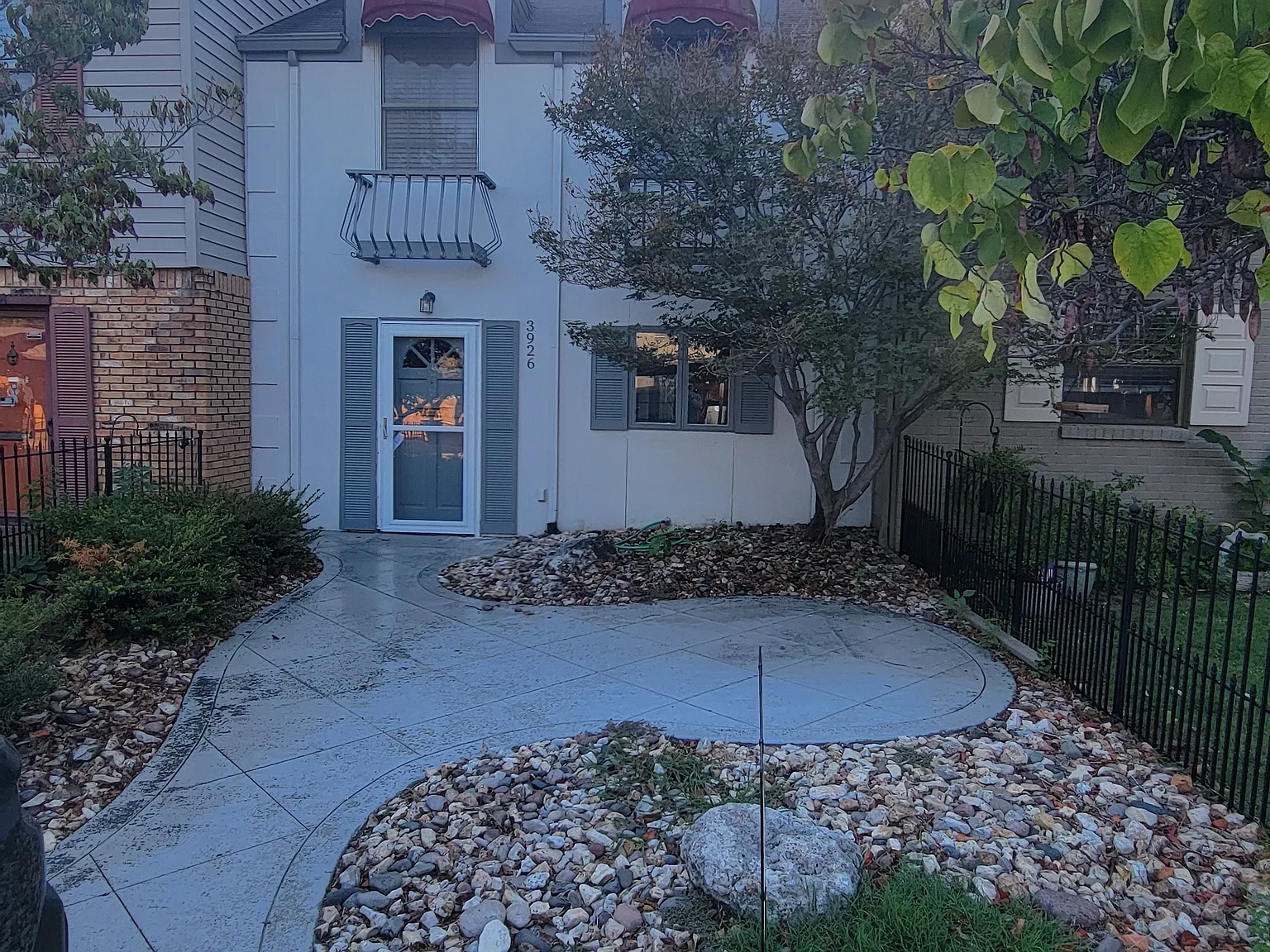 2 bed, 1.5 bath, 1280 sqft, $1,800 — Photo 1