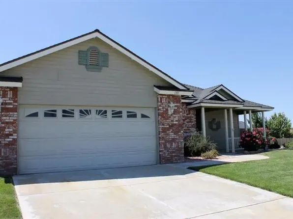 1301 Scarlet Oak Dr, Tehachapi, CA 93561