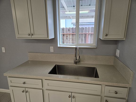 3rd image of 504 G St Unit B