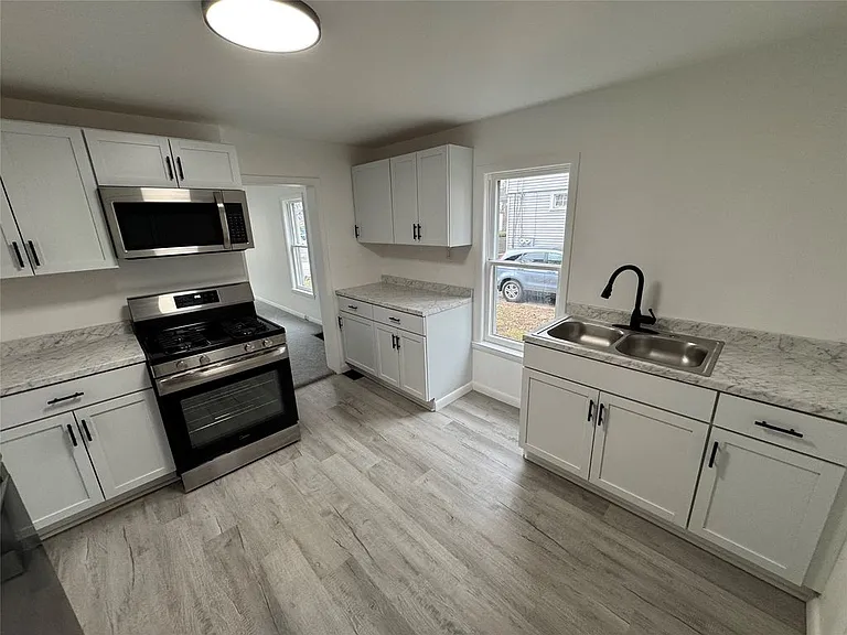 92 Crocker Ave #1 — Photo 11
