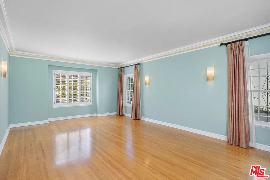 4 bed, 4.0 bath, 3127 sqft, $12,000 — Photo 4