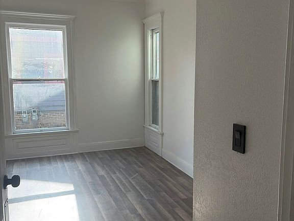 3rd image of 2618 Collingwood Blvd #A