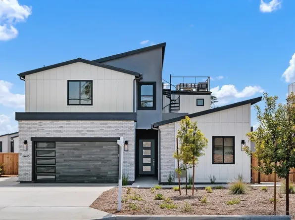1645 Hunsaker St, Oceanside, CA 92054