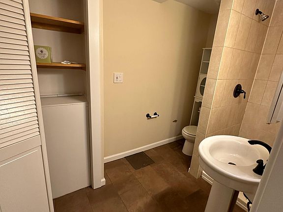 3rd image of 49 Monroe Ave Floor 1