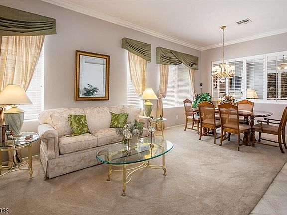 5th image of 829 Cambridge Cross Pl